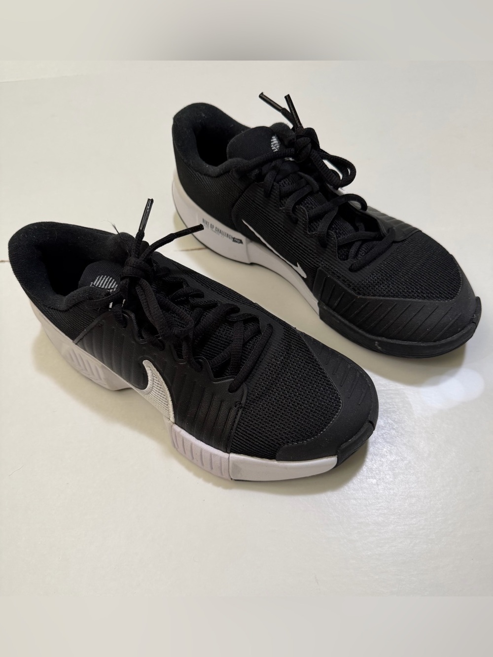 Nike GP Challenge Pro Sz 8 like new tennis & pickleball shoes. Black/white